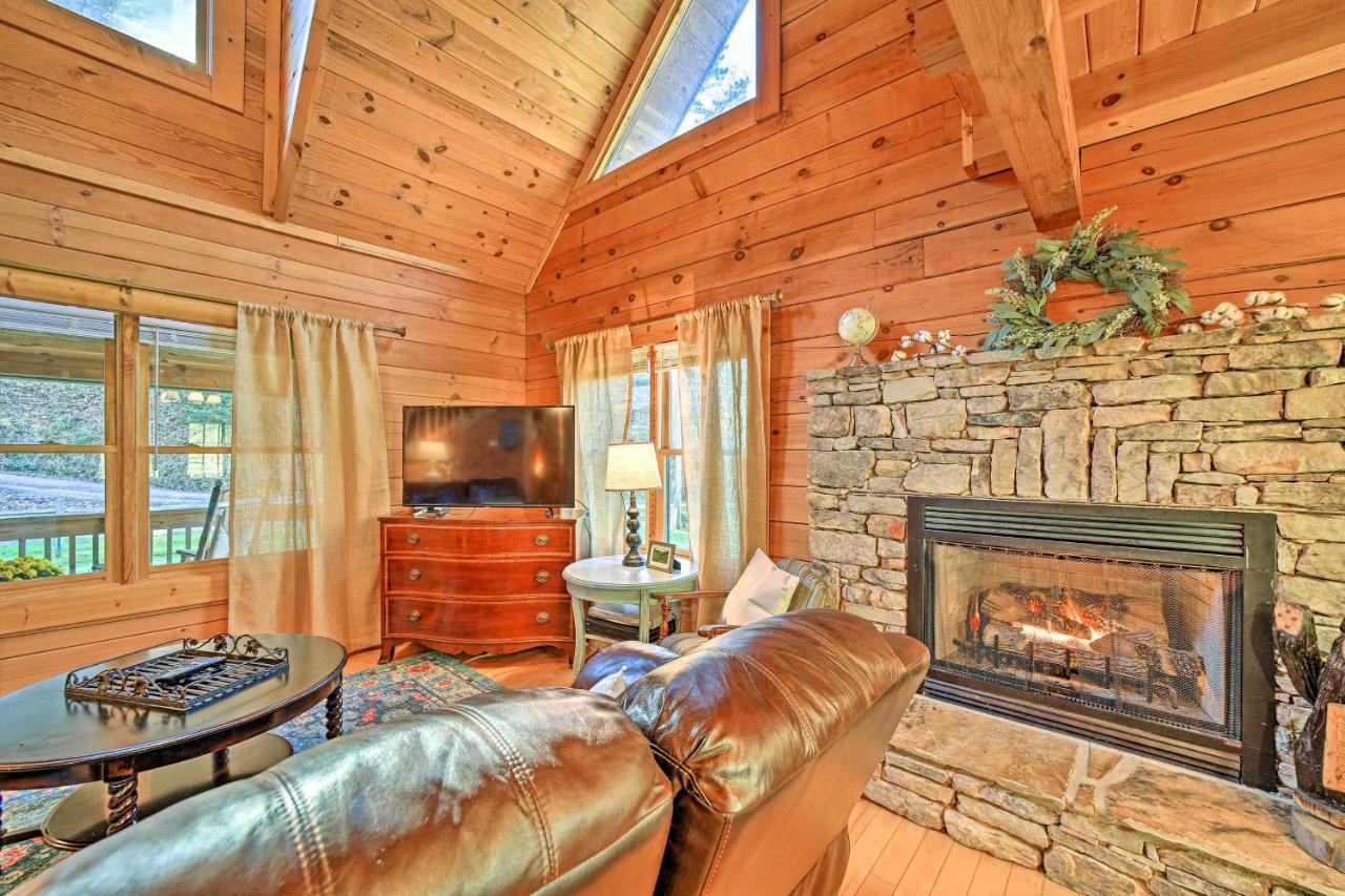 Вилла Creekside Bryson City Cabin With Private Hot Tub Экстерьер фото