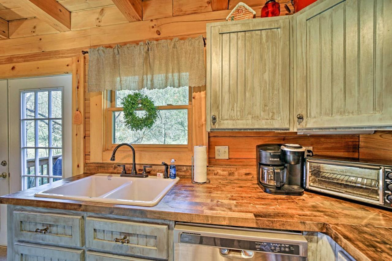 Вилла Creekside Bryson City Cabin With Private Hot Tub Экстерьер фото