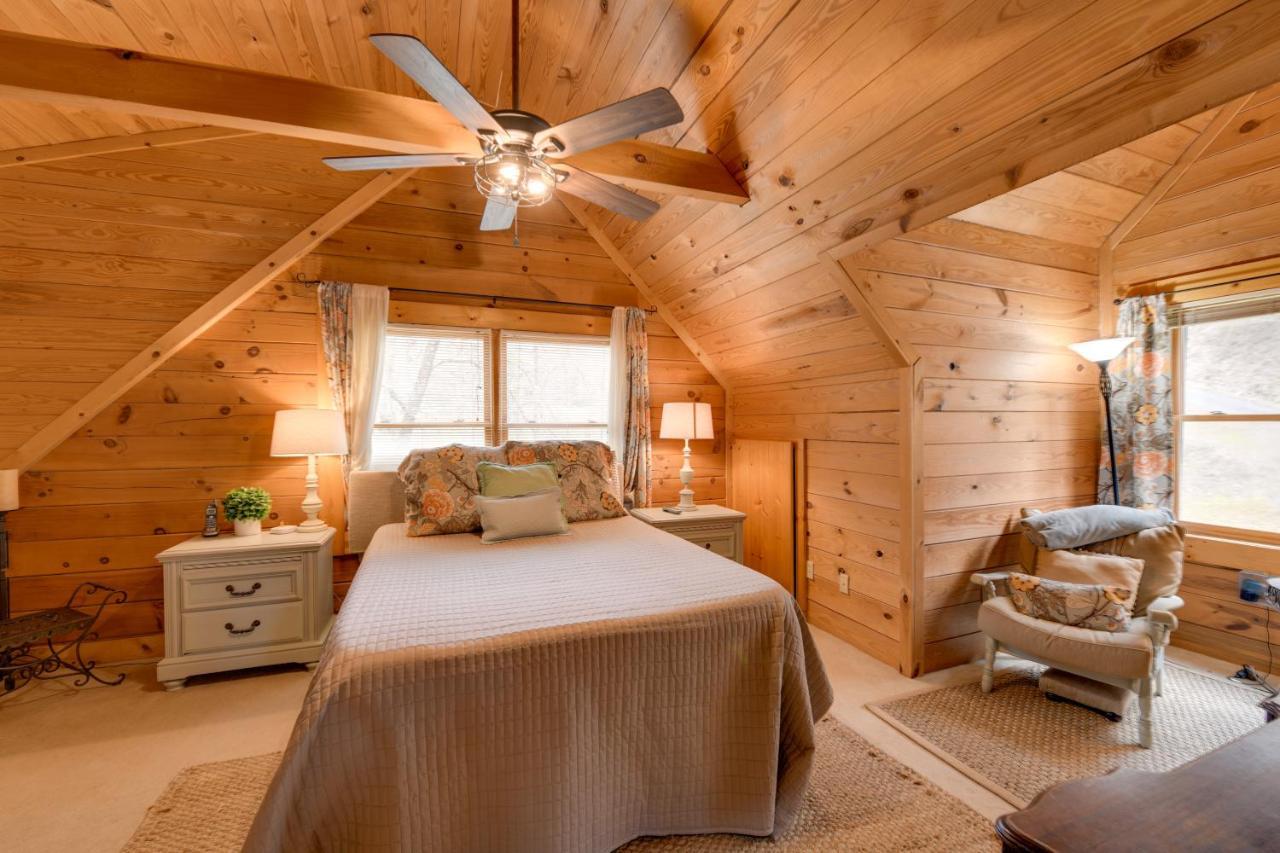 Creekside Bryson City Cabin With Private Hot Tub Экстерьер фото