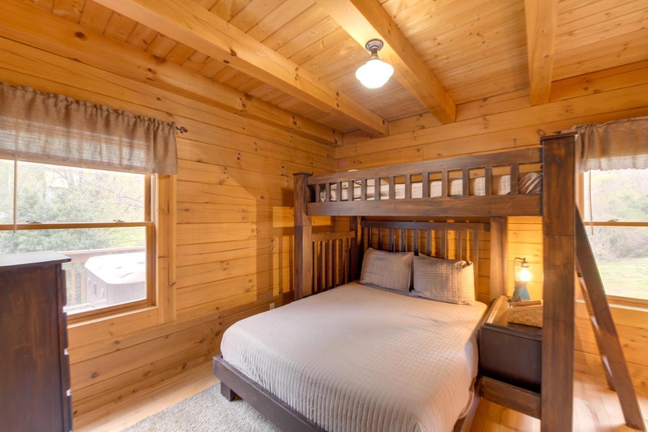 Creekside Bryson City Cabin With Private Hot Tub Экстерьер фото
